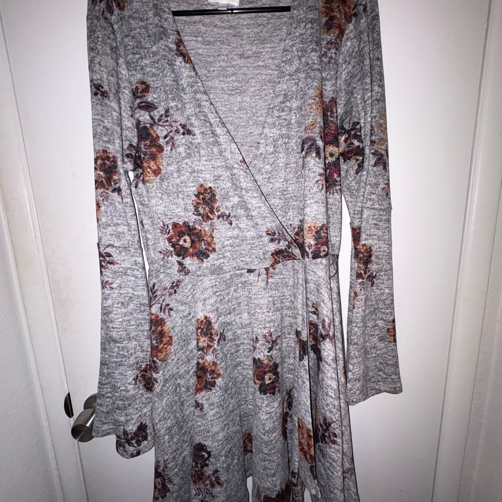 Abound Gray Floral Long Sleeve Dress